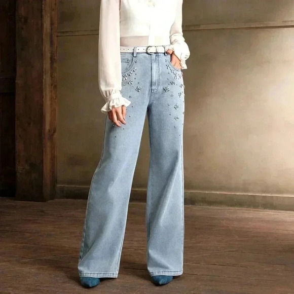 Light Wash Casual Women's Hand-Stitched Rhinestone Jeans - Picture 2 of 8
